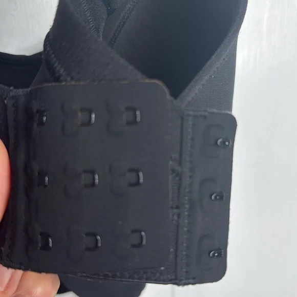 Lululemon Run Times Bra *High Support in Black W1690 Sz 36 DD - Picture 9 of 11